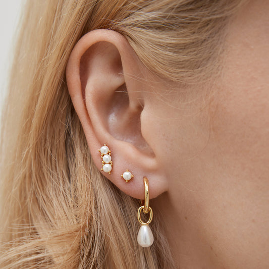 Simple Pearl Stud