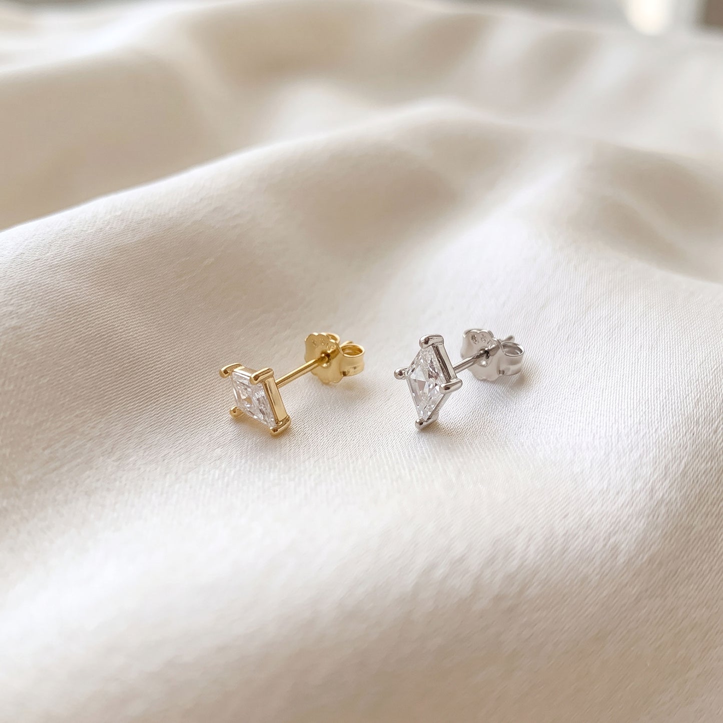 Kite Cut Stud