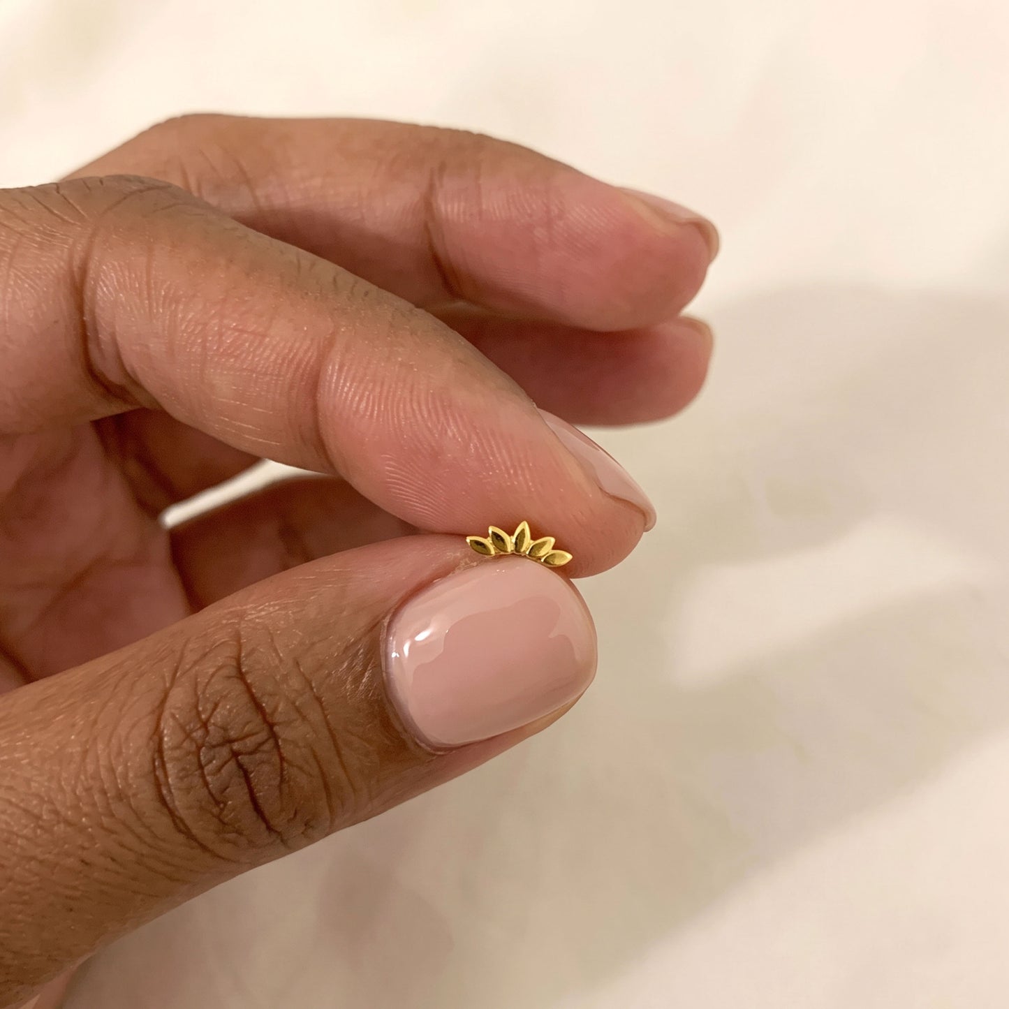 Tiny Leaf Stud