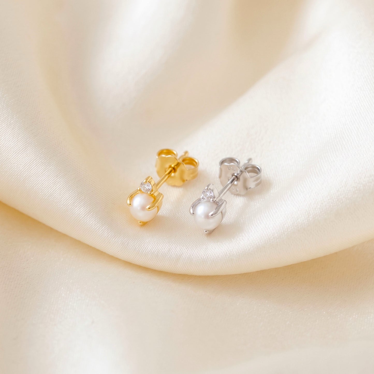 Pearl Stud