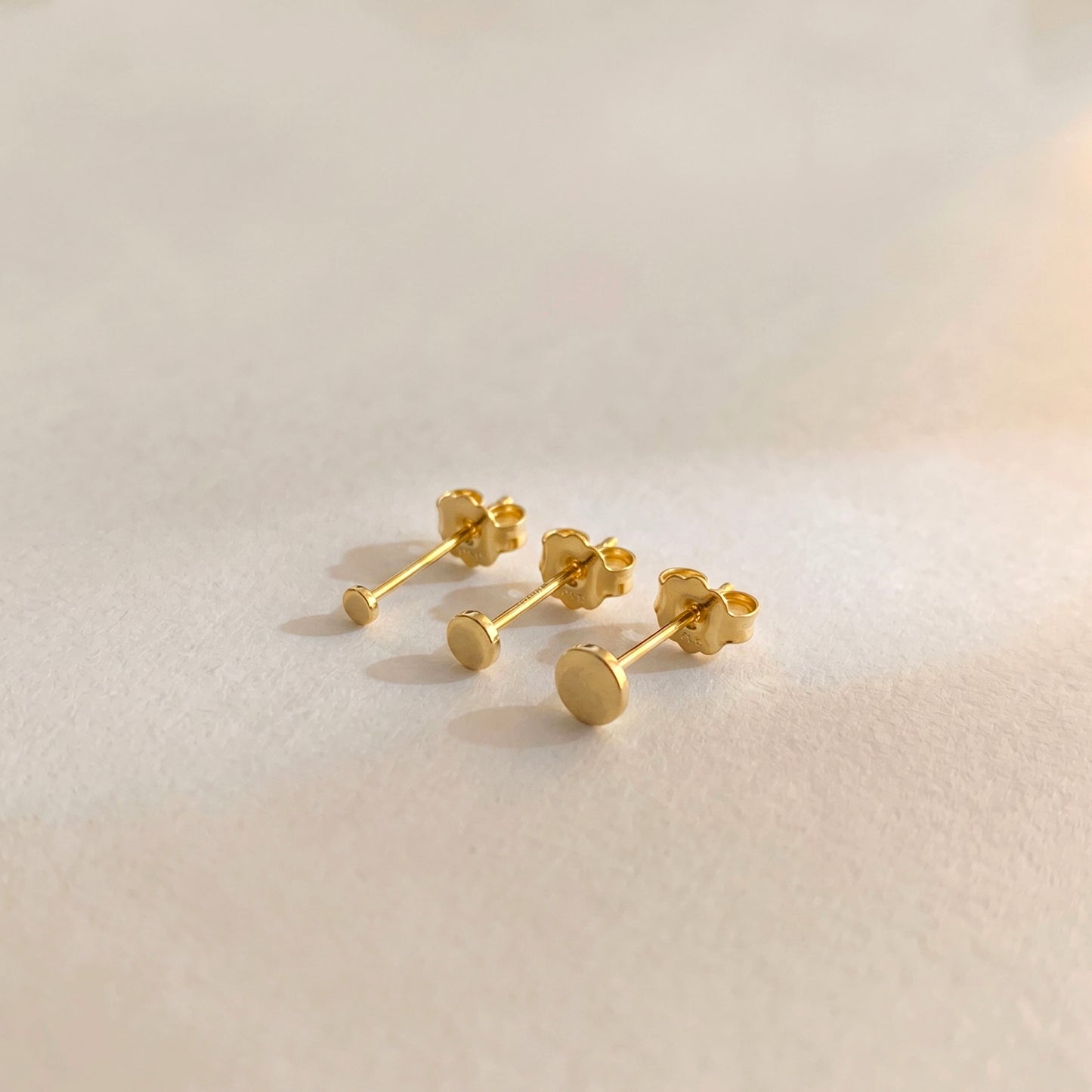 2mm~4mm Dainty Disc Stud