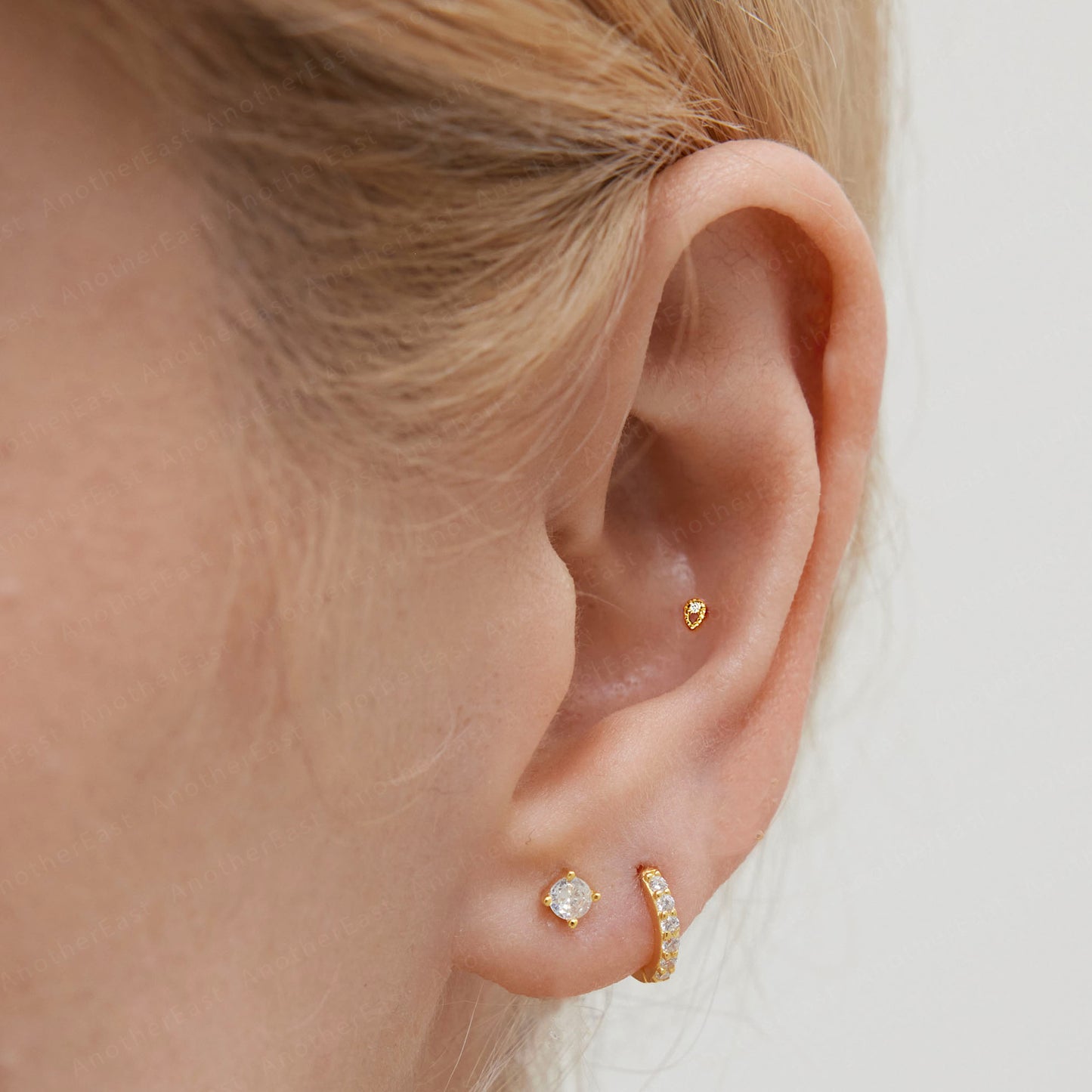 Tiny Teardrop Threaded Labret