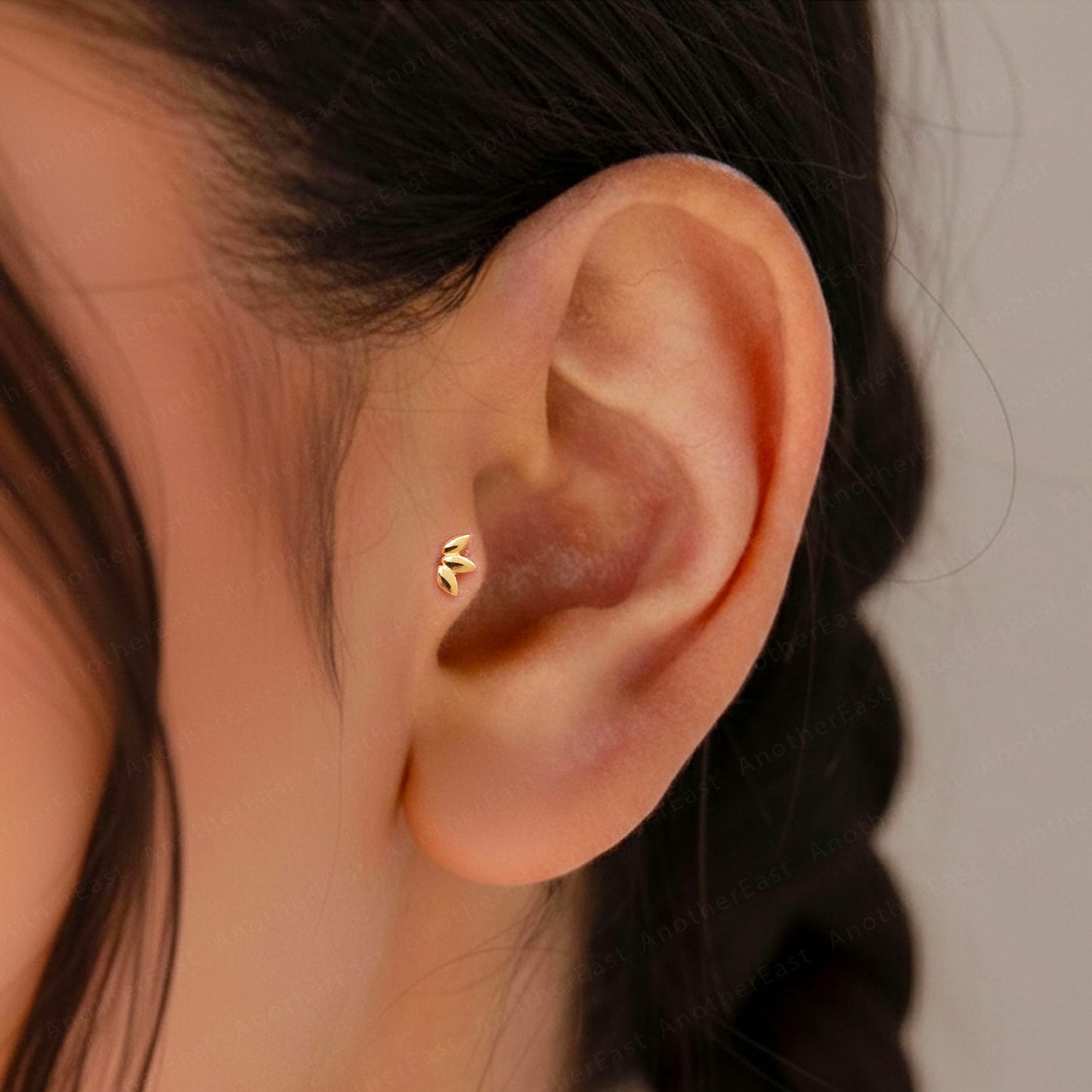Tiny Lotus Threaded Labret