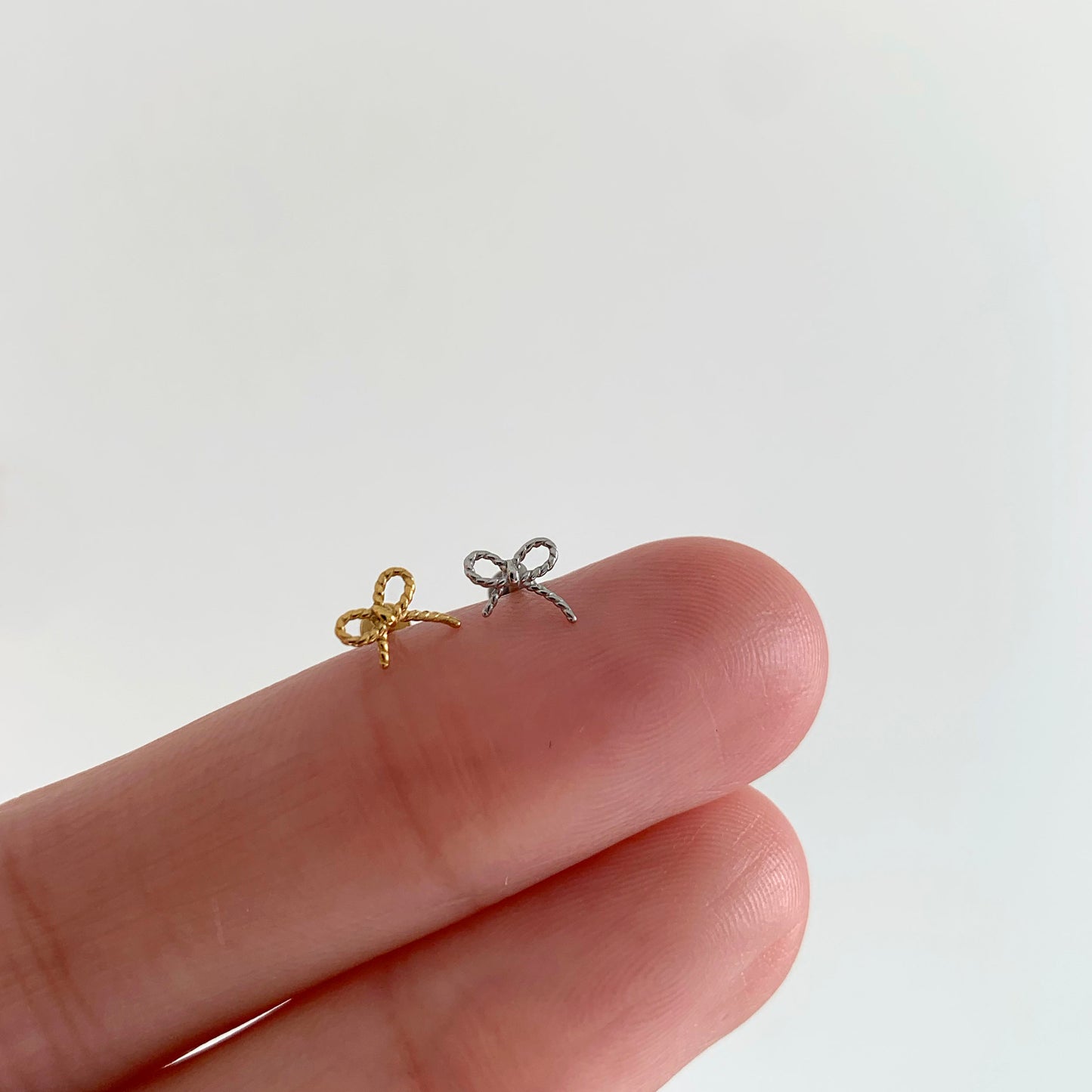 Tiny Ribbon Push Pin