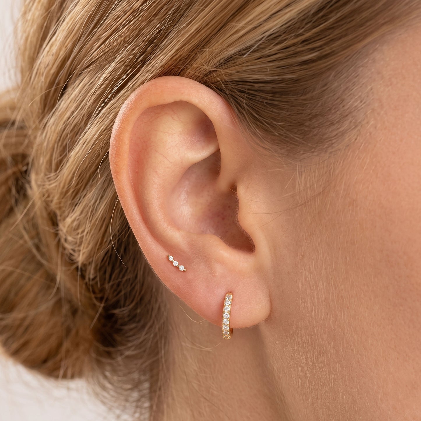 Mini 3-Stone Bar Threaded Labret