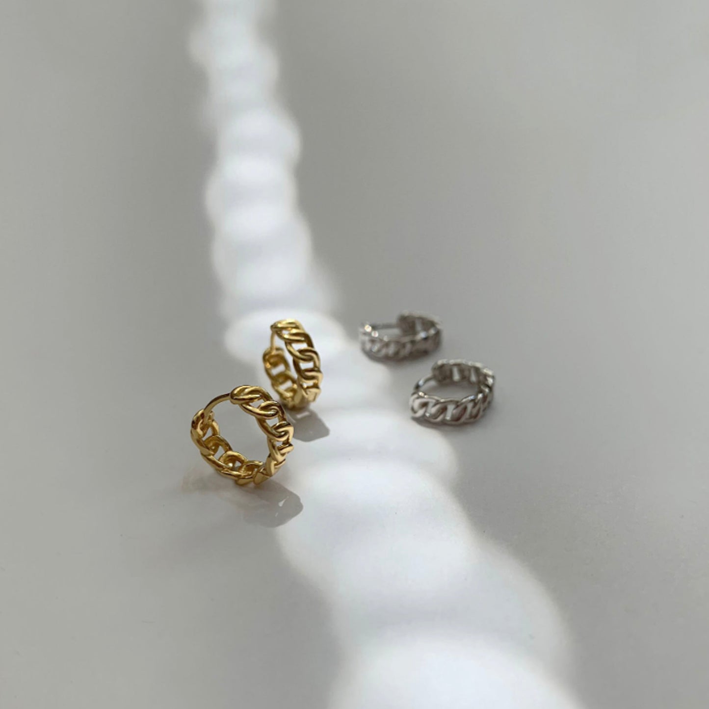 Chain Link Huggie Hoop