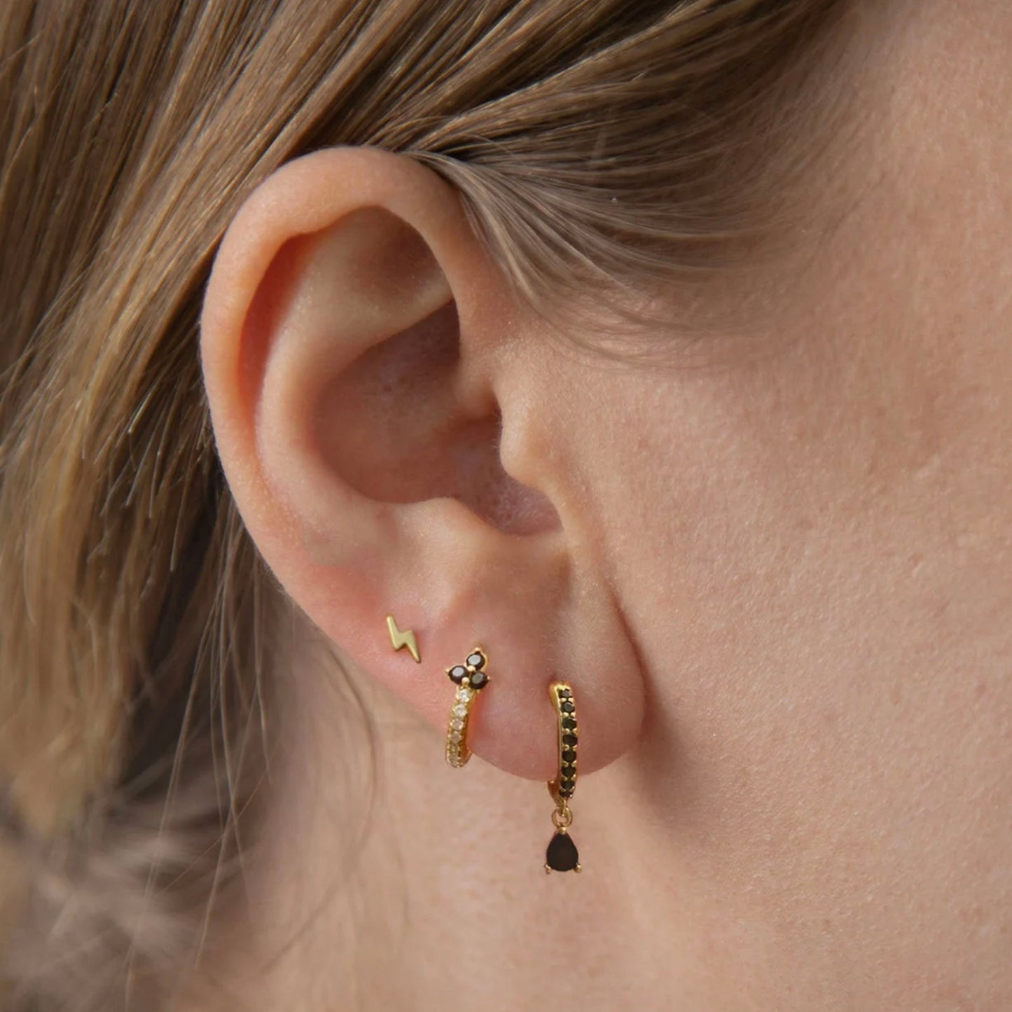 Onyx Flower Hoop