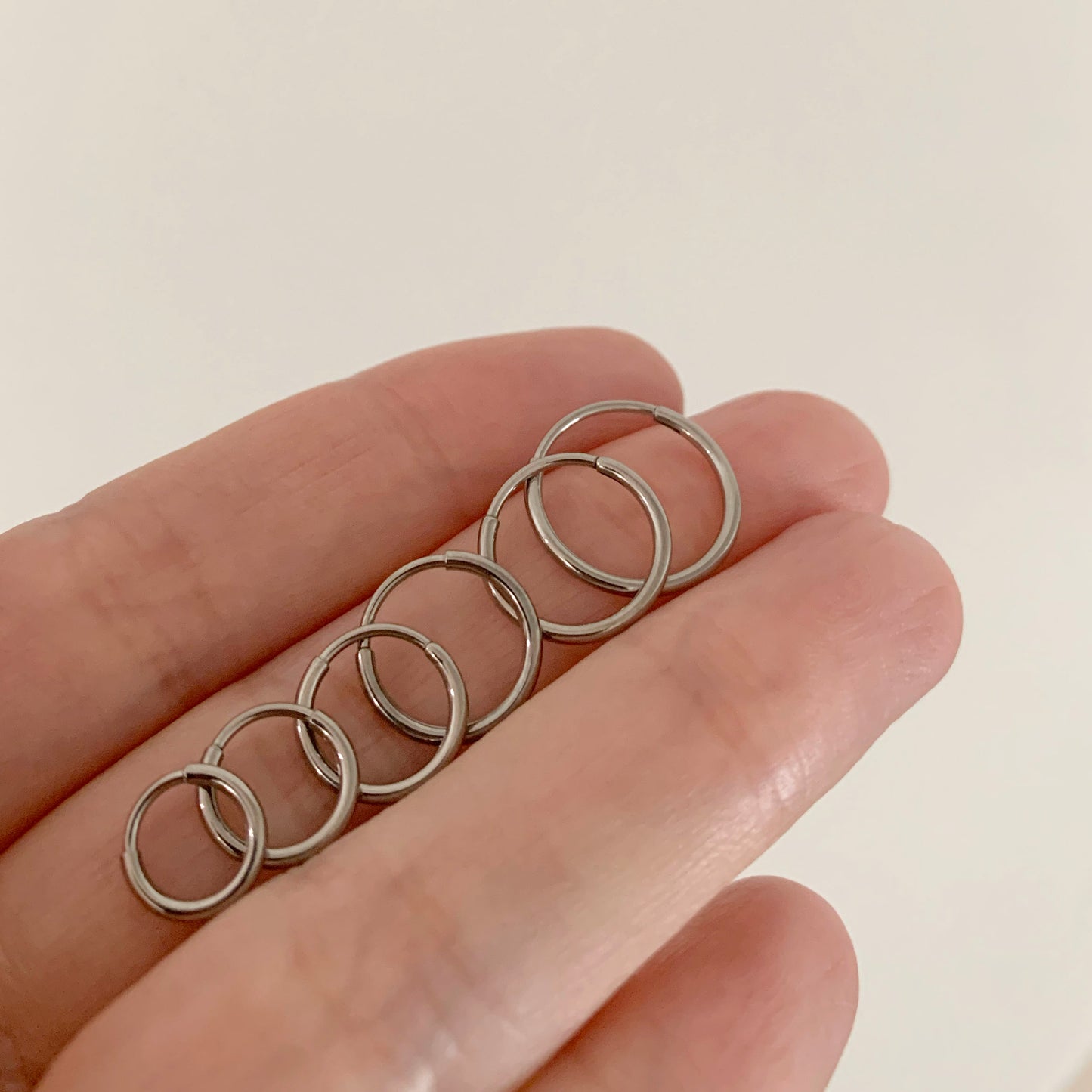 Daily Hinged Hoop