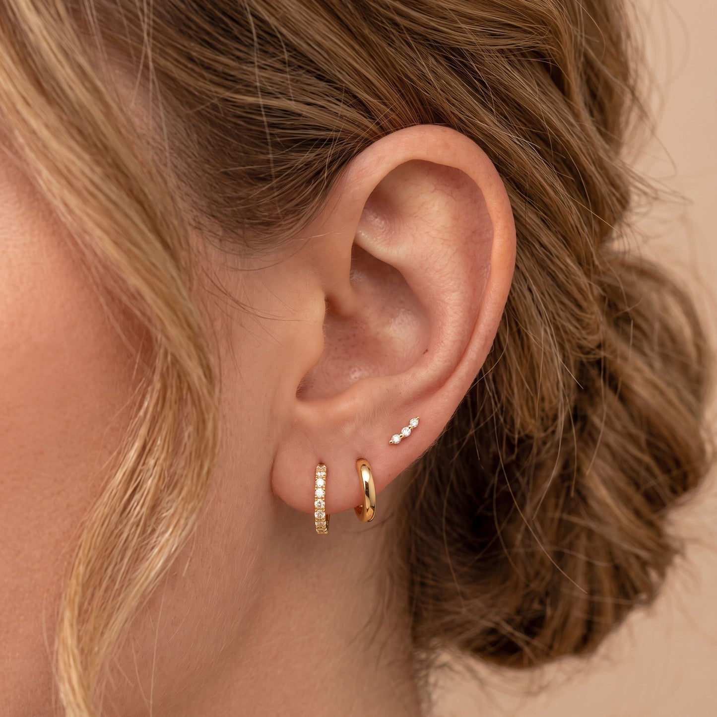 Mini 3-Stone Bar Threaded Labret