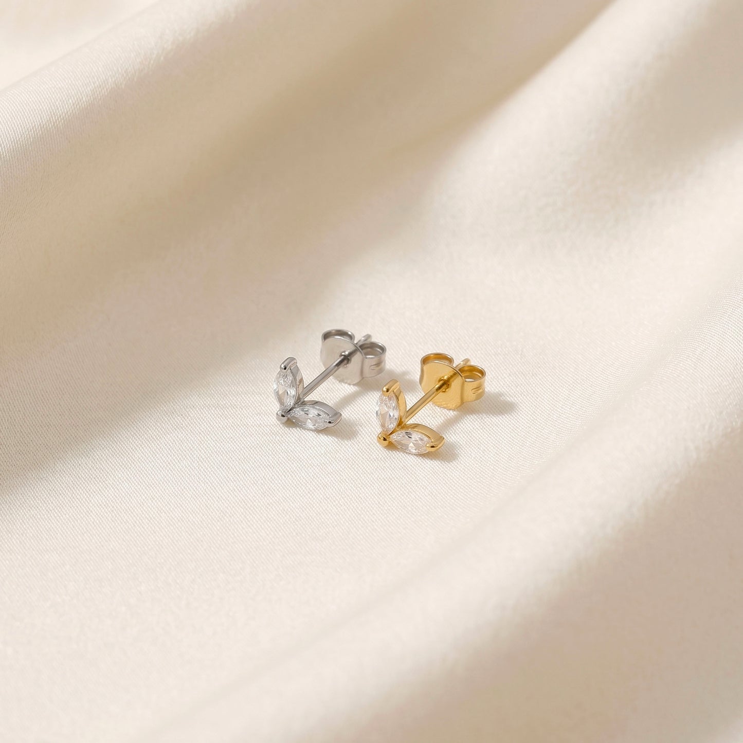 Cz Leaf Stud