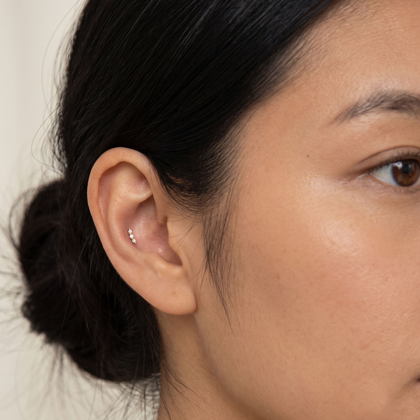 Mini 3-Stone Bar Threaded Labret