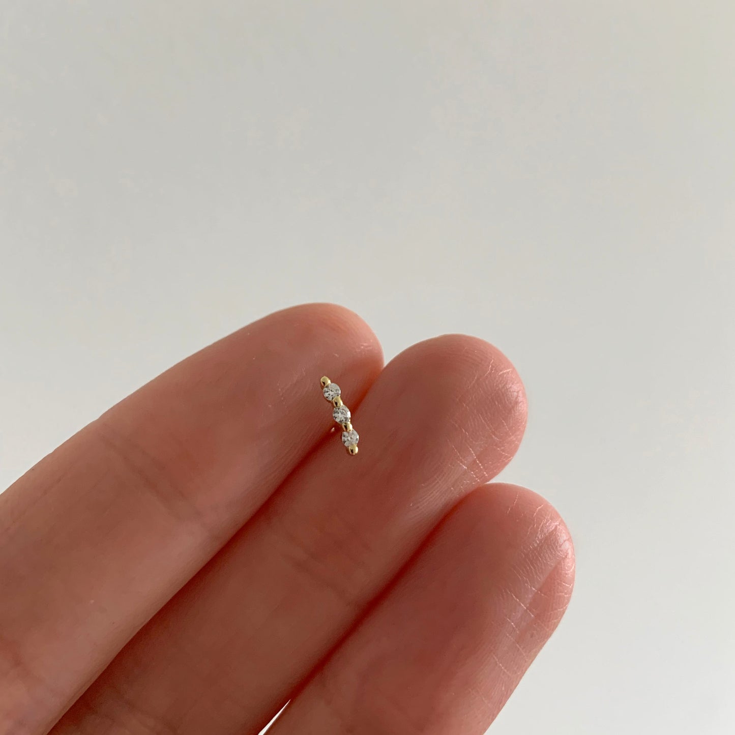 Mini 3-Stone Bar Threaded Labret