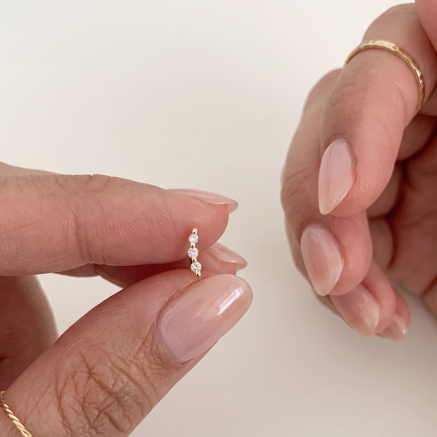 Mini 3-Stone Bar Threaded Labret